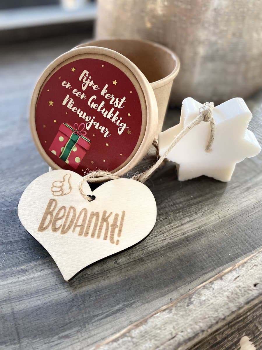 Creaties van Hier - Kerstpakket - Zeep in doosje met kerstwens (kleur) met houten hartje bedankt