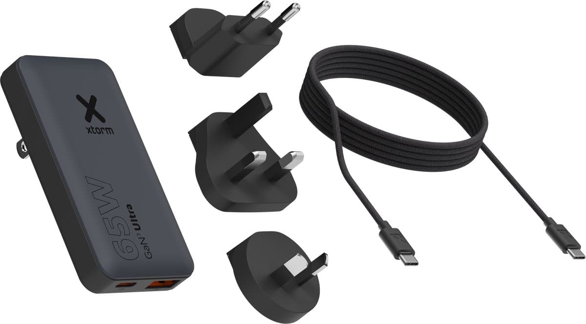 Xtorm Wereldstekker Reisstekker 65W Travel Charger + USB-C PD Kabel - met EU / US / UK Stekker - Zwart
