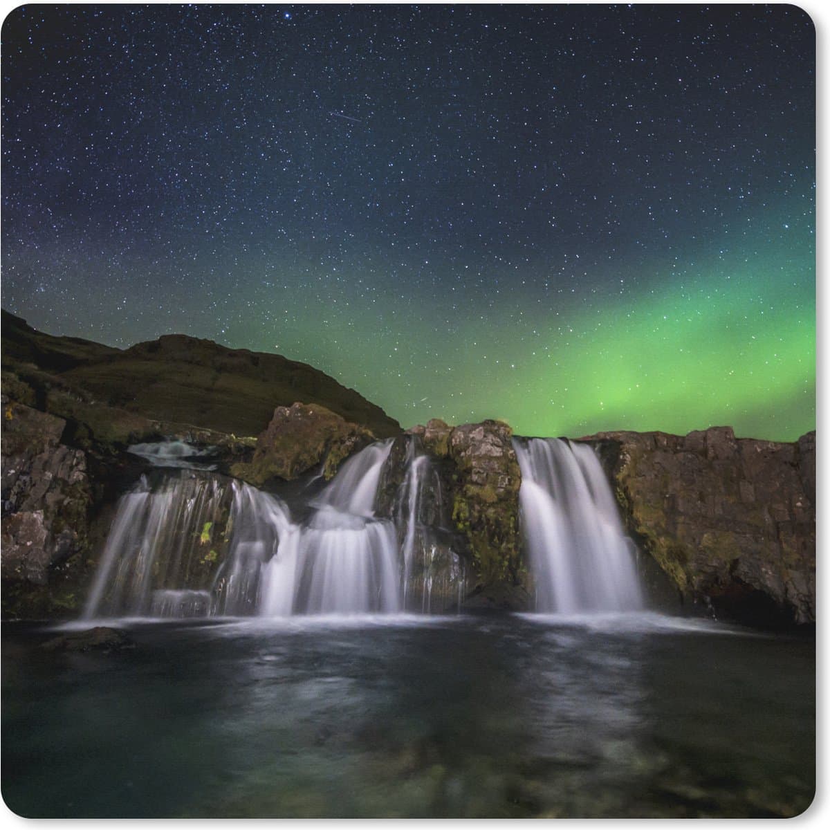 Muismat XXL 60x60 cm - Bureau onderlegger - Bureau mat Noorderlicht - Waterval - IJsland - Natuur - Bureaumat - Gaming mousepad xl - Bureaulegger groot - Computer deskmat