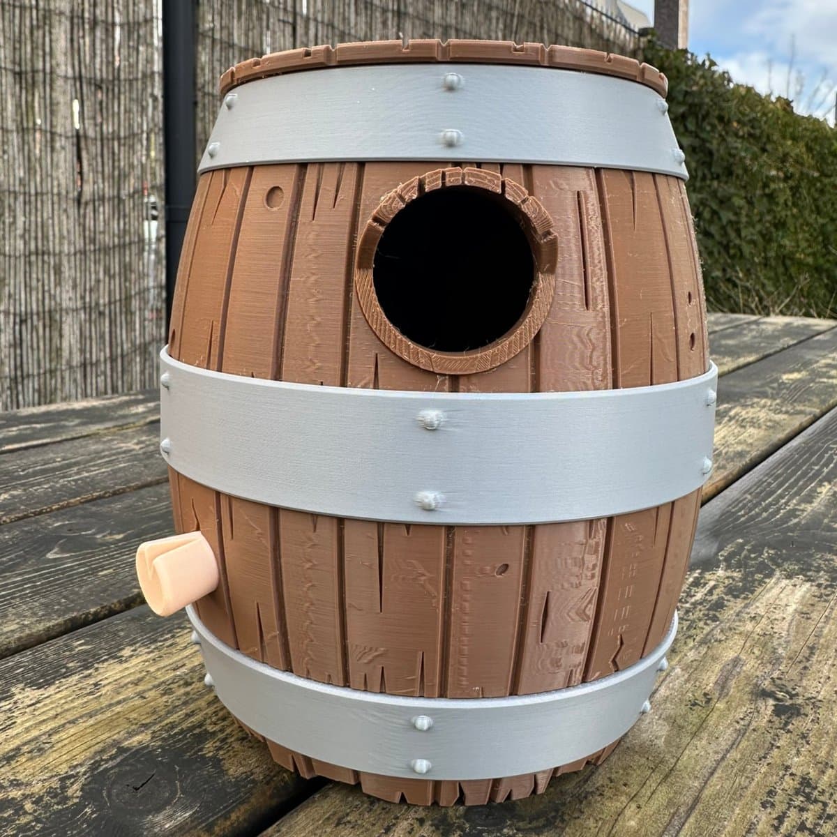 BirdieBoxx Vogelhuisje – Whiskey Vat Design – 32 mm Nestopening – Bruin