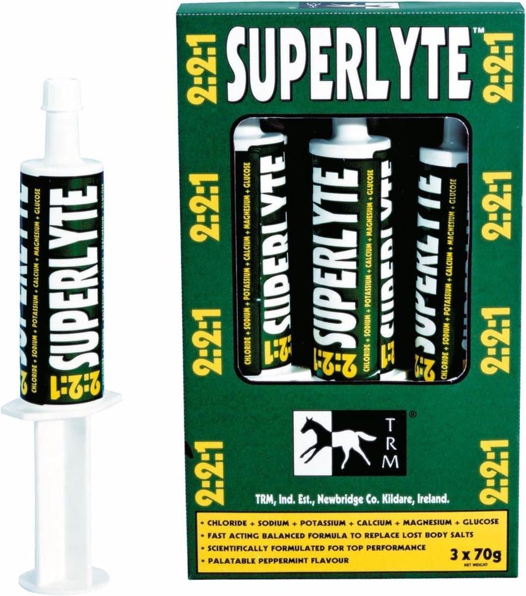 Superlyte-Paste, 3 Pasten 70g is een aanvullend (dieet)voeder voor paarden ter compensatie van elektrolytenverlies bij hevig zweten