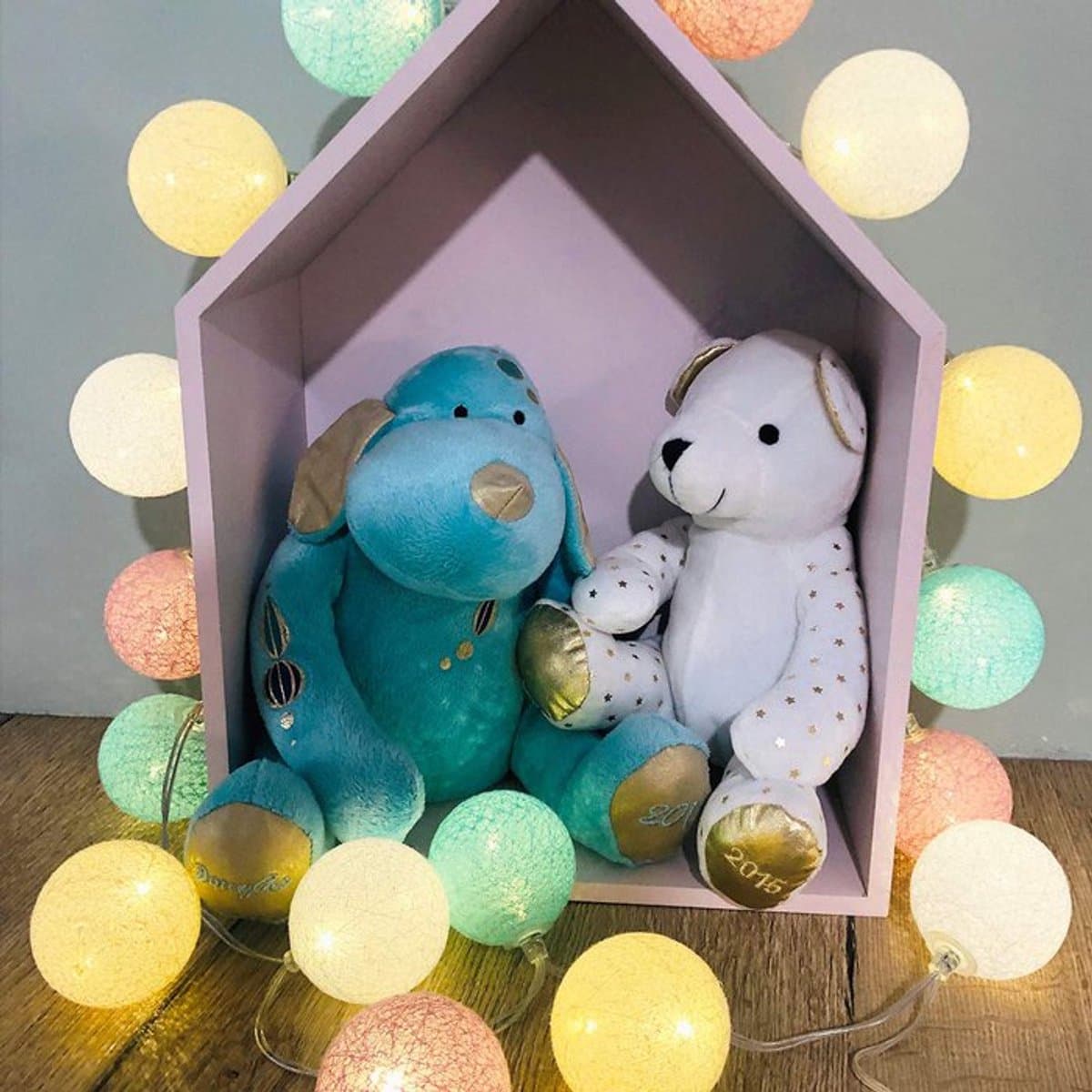Baby LED lichtsnoer met 16 katoenen decoratieve bollen - Guirled – USB – met afstandbediening - lampionnen - lichtslinger