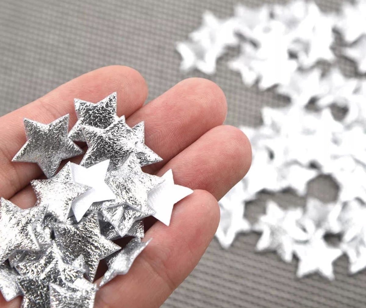 Akyol - kerstversiering - kerstster - zilverkleur sterren - zilverkleur - versiering - kerststukje maken - kerststuk - sterren - 50 stuks - feestdagen - decoratie - kerstversiering - kerst decoratie - tafel decoratie kerst - kerst