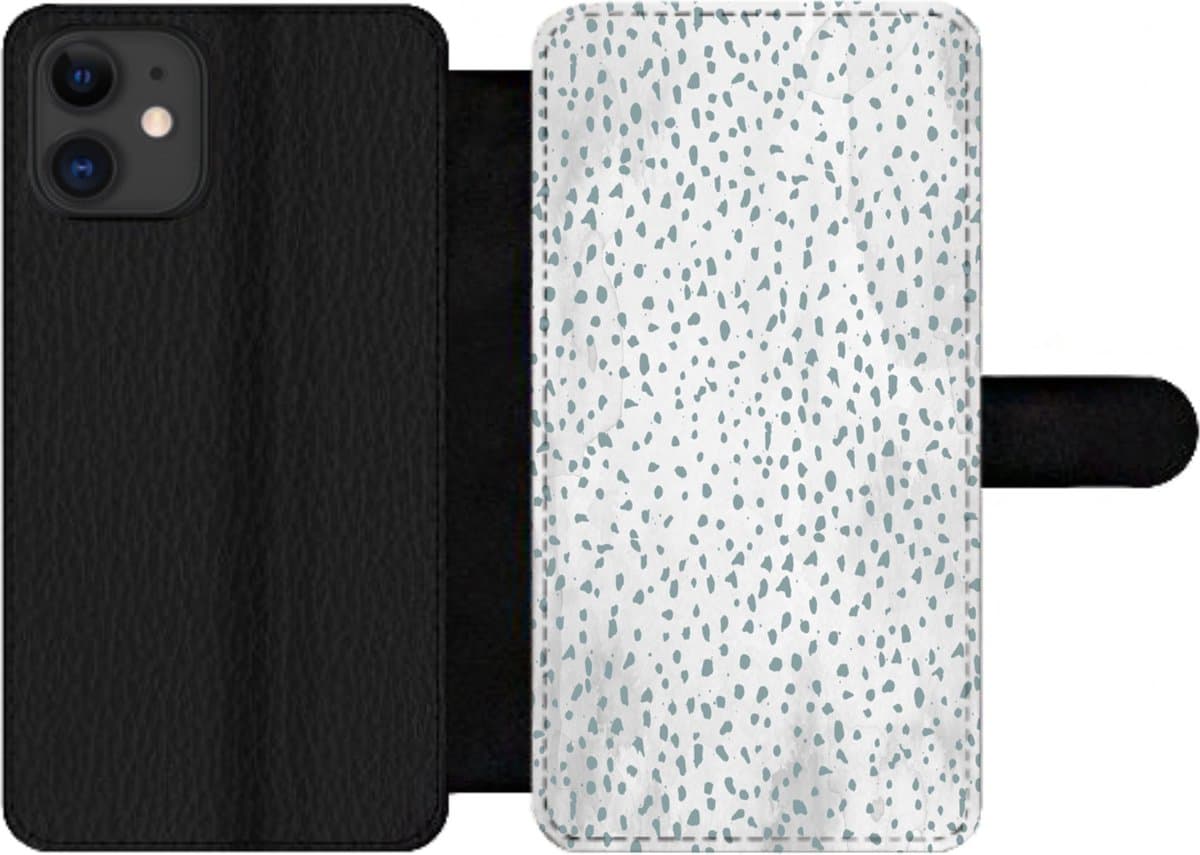 Telefoonhoesje Geschikt voor iPhone 12 Pro Max telefoonhoesje - Stippen - Marmer print - Wit - Met vakjes - Wallet case met magneetsluiting