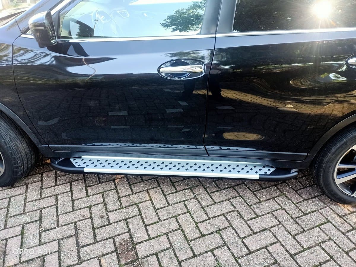 Rav4 2018+ Treeplanken Aluminium geborsteld met rubberen nopjes