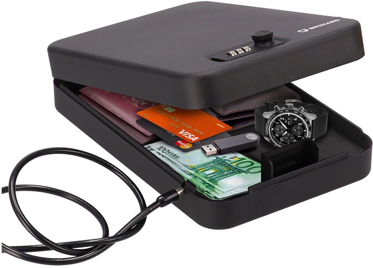 Brihard Portable Case Combination XXL Mobiele Kluis met Cijferslot Extra Grote Reiskluis Inclusief Staalkabel en Montagebouten Zwarte Stalen Veiligheidsbox met Schuimrubber voor Auto Kantoor en Sport Draagbare Safe voor Geld en Documenten