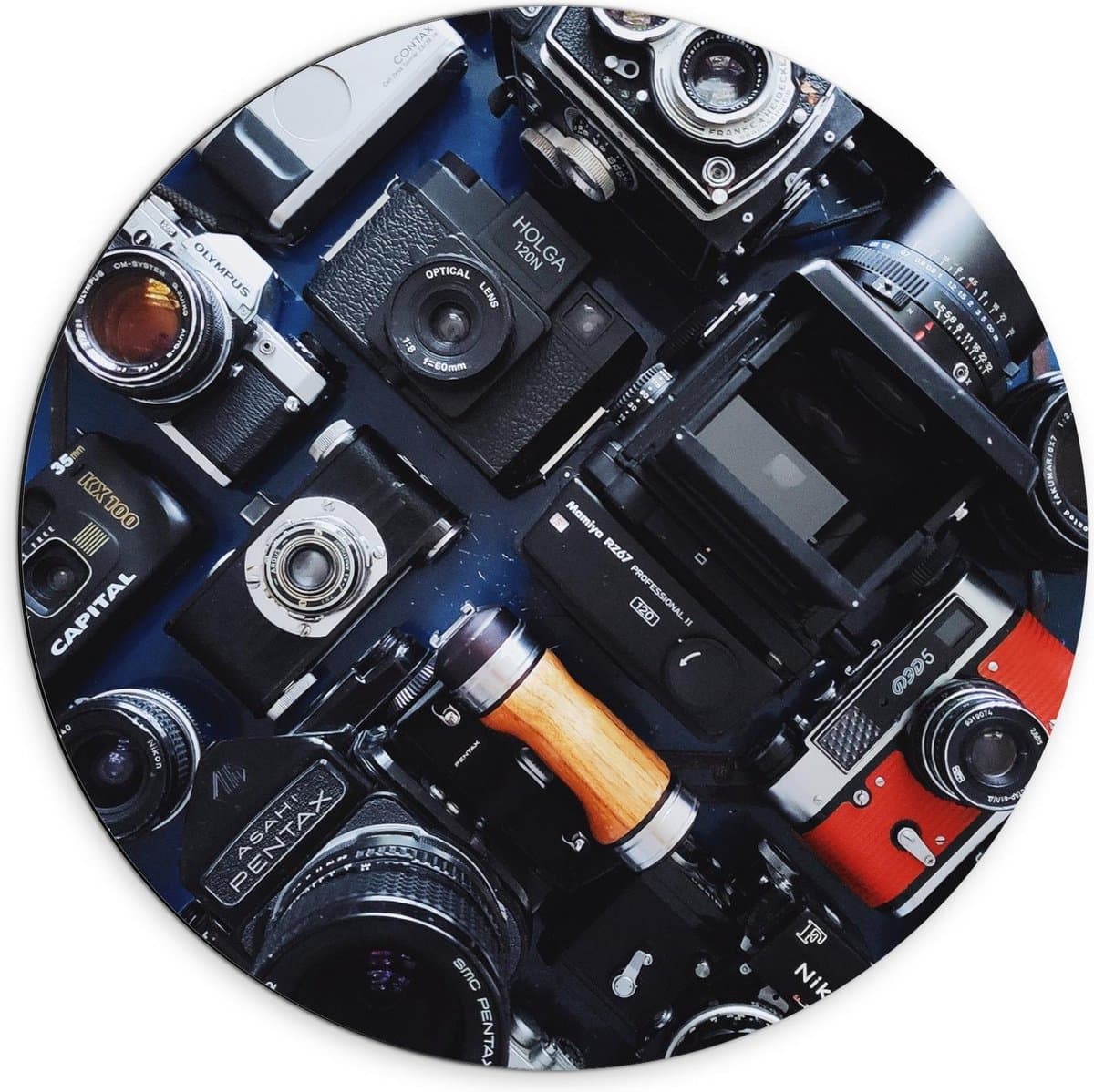 Dibond Wandcirkel - Camera's uit Verschillende Jaren - 70x70cm Foto op Aluminium Wandcirkel (met ophangsysteem)