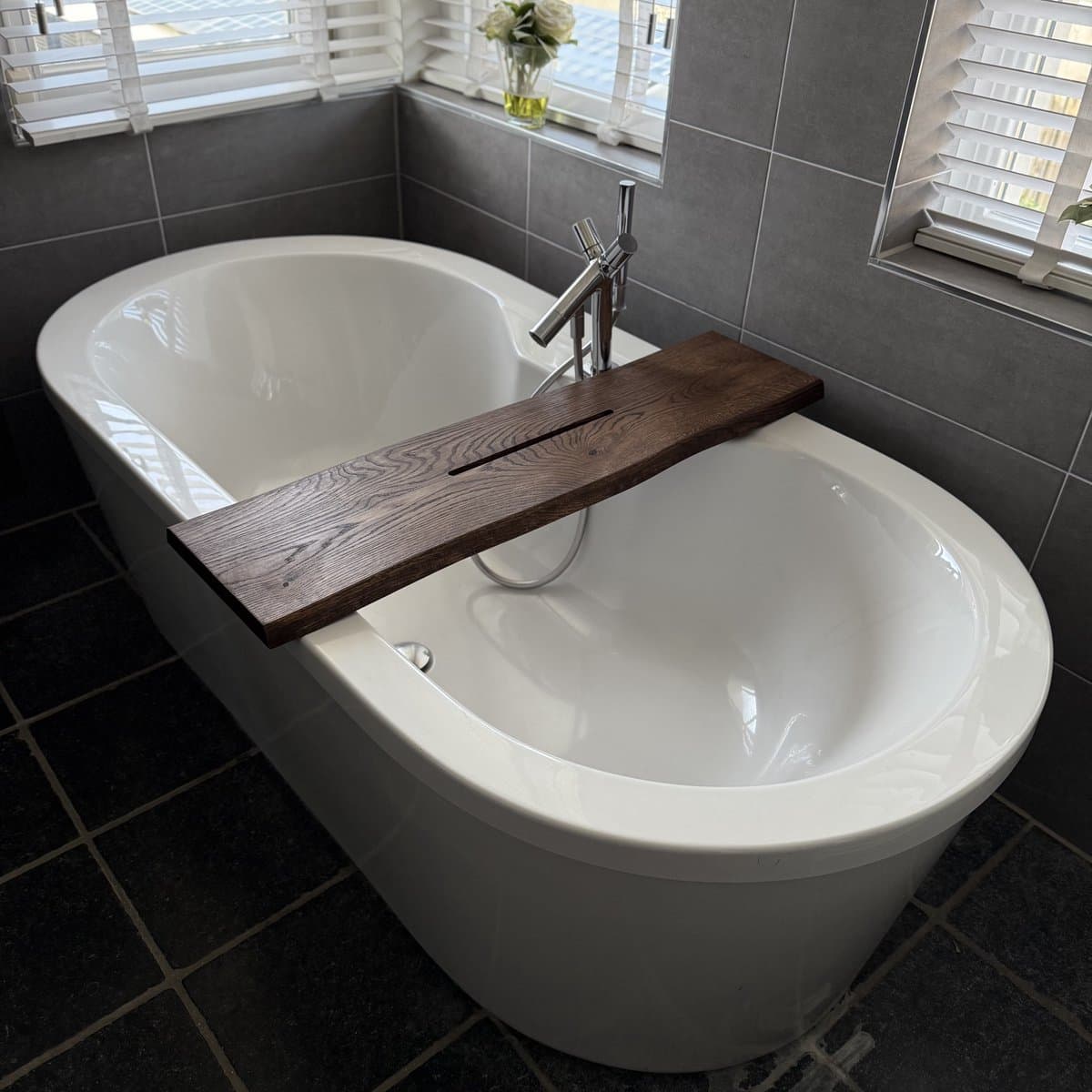 Maison DAM - Badplank eikenhout boomstam Walnoot - 100x28x3cm - Met Tablet uitsparing - Rubio Monocoat