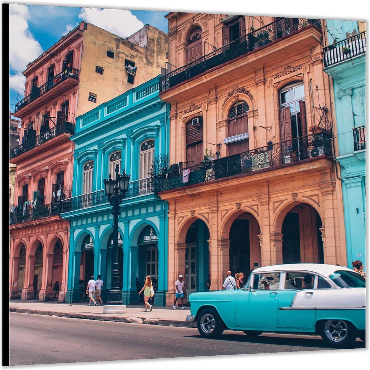 Dibond –Kleurrijke Straat in Cuba– 50x50cm Foto op Dibond;Aluminium (Wanddecoratie van metaal)