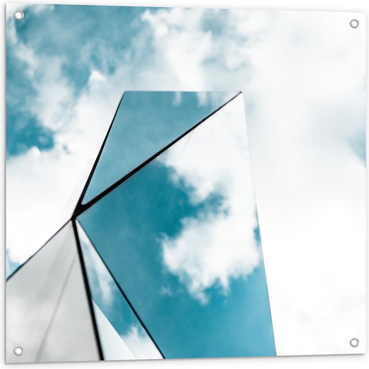 Tuinposter – Spiegelgebouw bij Wolkenvelden - 80x80cm Foto op Tuinposter  (wanddecoratie voor buiten en binnen)