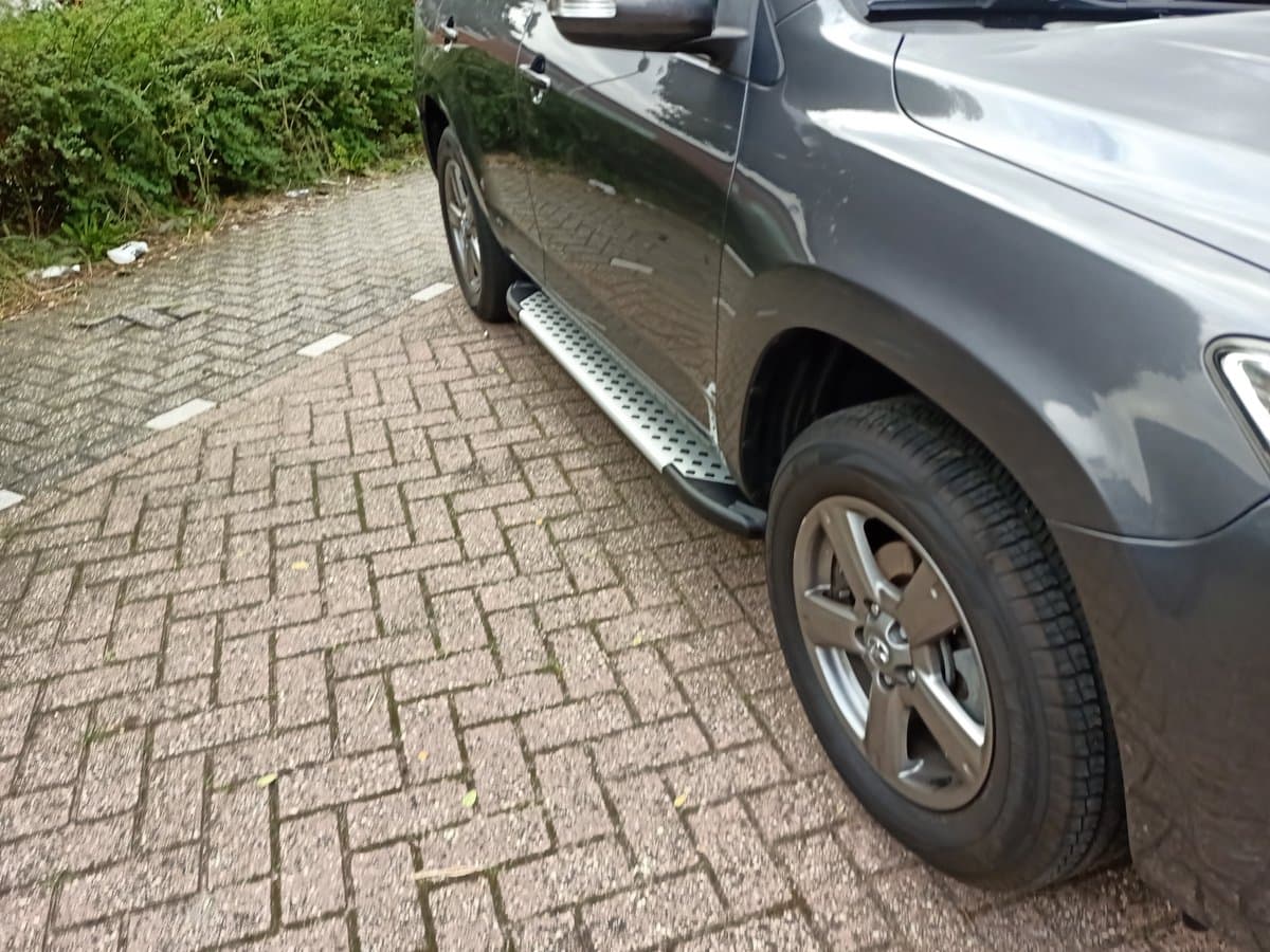Rav4 2006-2012 Treeplanken Aluminium geborsteld met rubberen nopjes