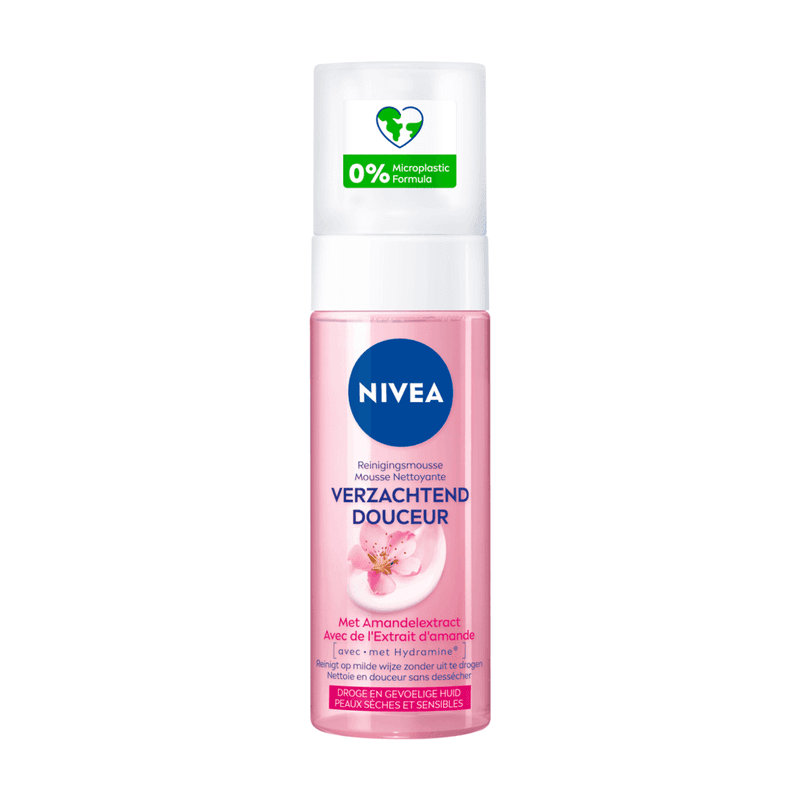 NIVEA Essentials Verzachtende Reinigingsmousse - Gezichtsreiniger - Droge en gevoelige huid - Amandelolie - Gezicht Wassen - Hydramine - 150 ml