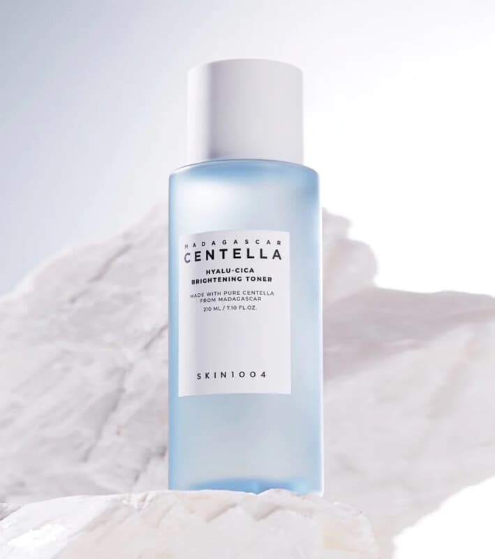 SKIN1004 Madagascar Centella - Hyalu-Cica Brightening Toner - 210 ml