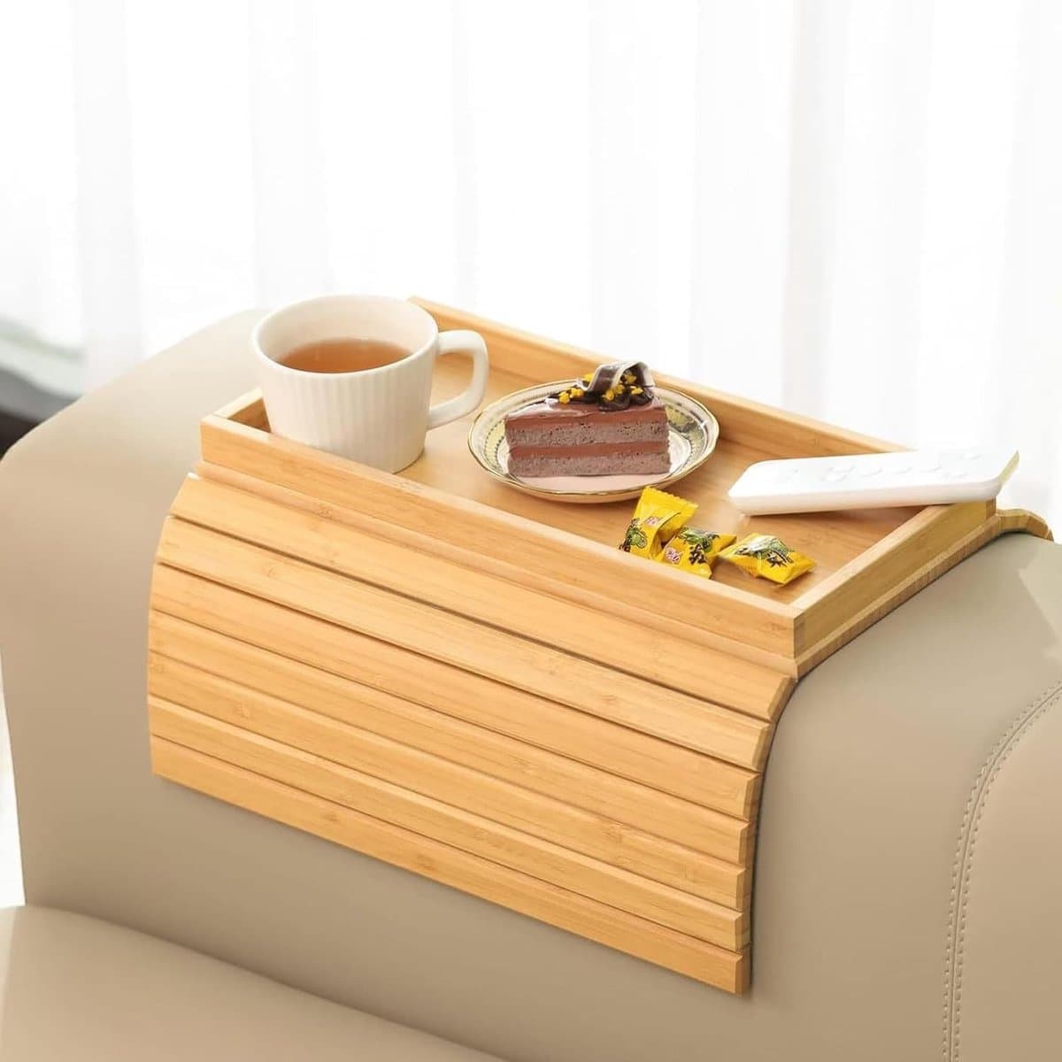 Vouwbare Bamboe Sofa Tablet met Antislip, Ideaal voor Snacks, Dranken en Mobiele Telefoons