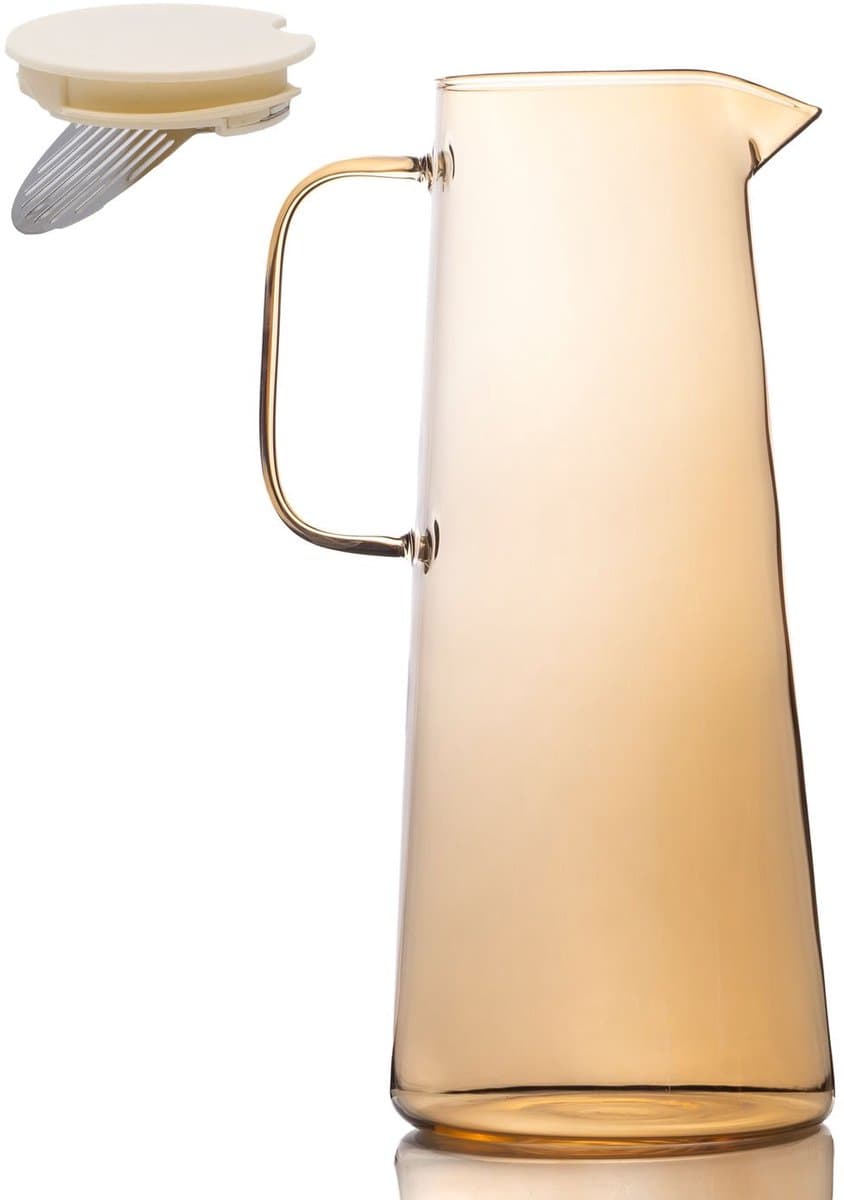 Intirilife Karaf, Glazen Kan, in Amber - 1.7 Liter Capaciteit - Glas, Waterkan met Deksel en Zeef voor Warme en Koude Dranken, Thee, Sap, Limonade