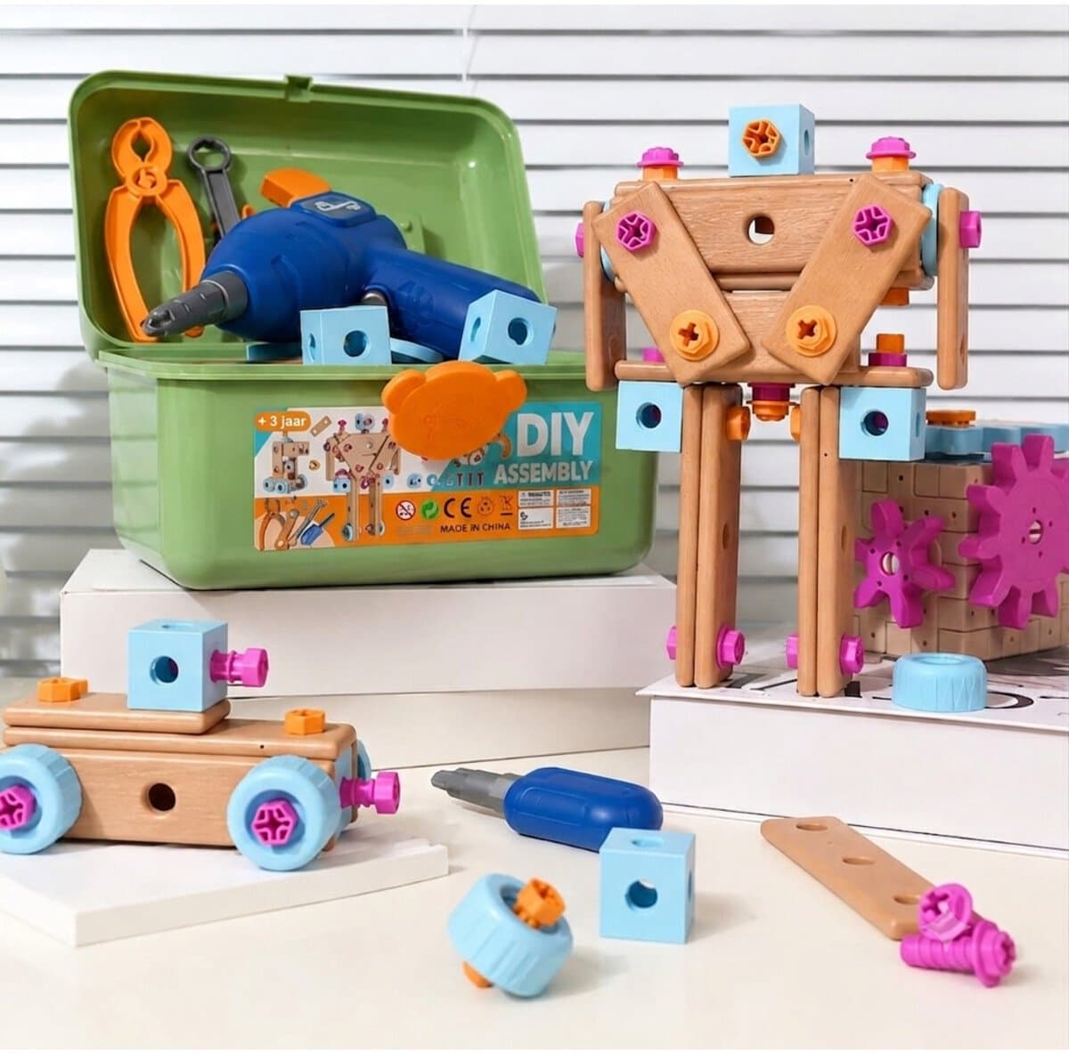 STEM Bouwset voor Kinderen – Educatief Constructiespeelgoed met Elektrische Schroevendraaier – 126-delig – Inclusief Gereedschapskoffer – Geschikt vanaf 3 Jaar