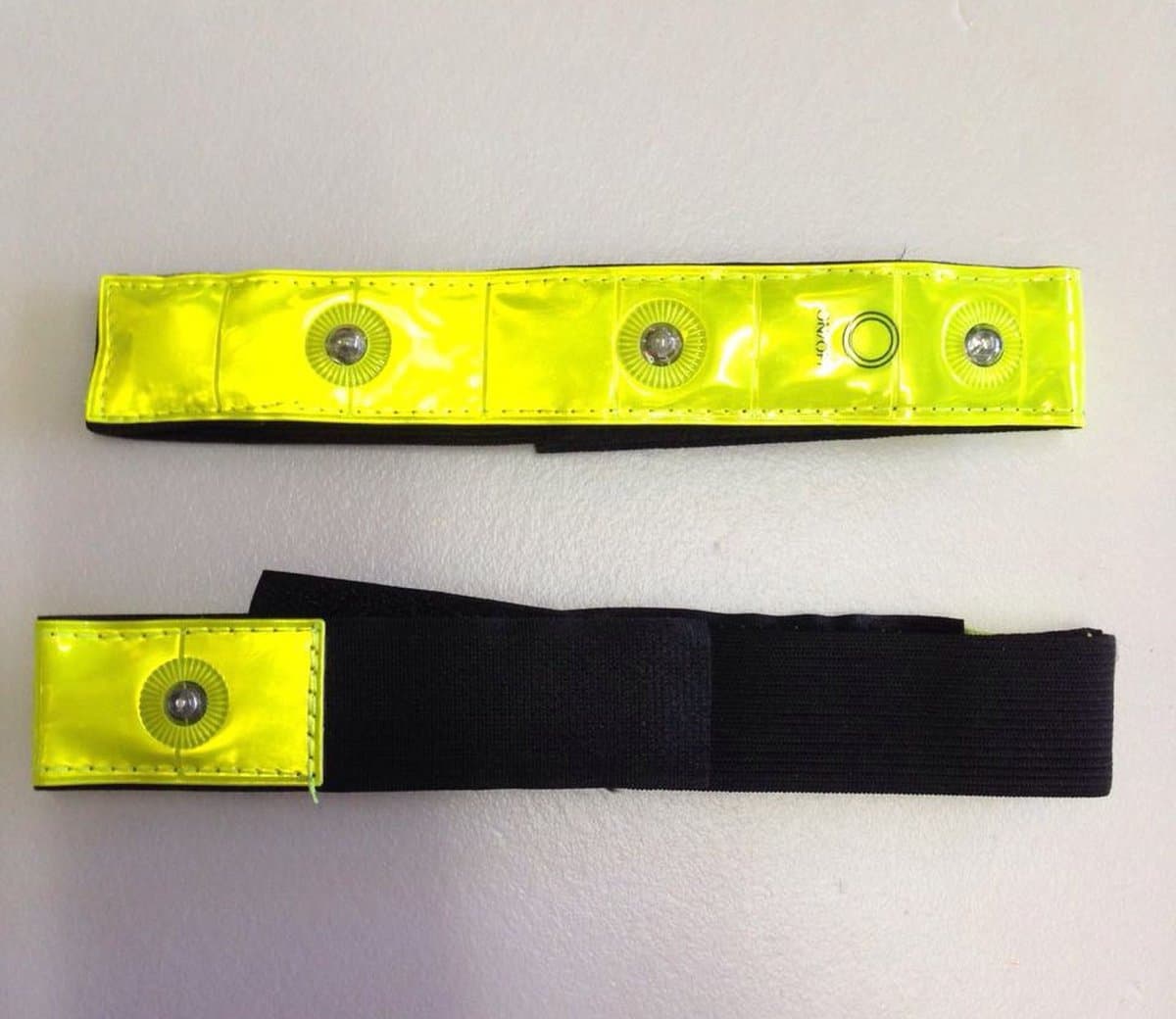 Reflecterende Hardloop / Fiets Sport Armband Met LED Licht - Lichtgevende Trail Running Light