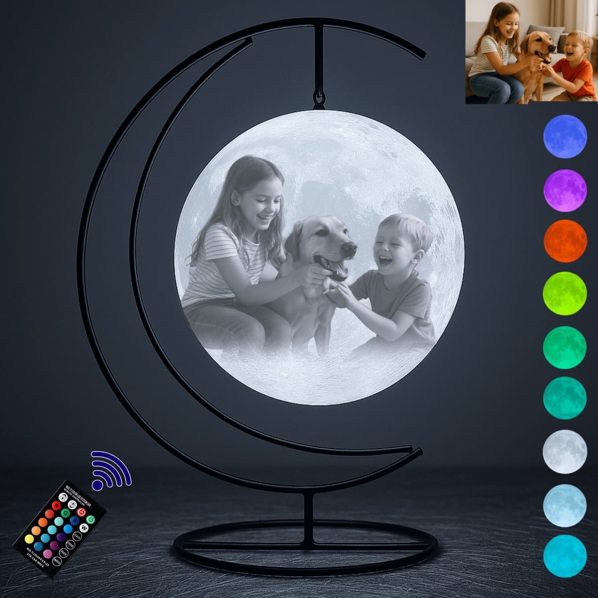Gepersonaliseerde Maanlamp - Ophangbeugel - Maat: 13cm - Stijl: 16 kleuren - Eigen Foto en Tekst - Tafellamp - Maanlamp - Gepersonaliseerde Cadeau - Rouw Geschenk - Aandenken - Moonlight - Moederdag - Vaderdag - Kerstcadeau - Valentijn