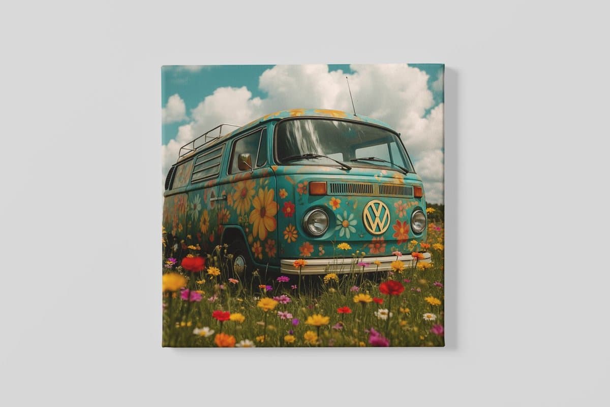 Vierkant Canvas Schilderij - Hippie Bus - Bloemenveld - 60x60 cm