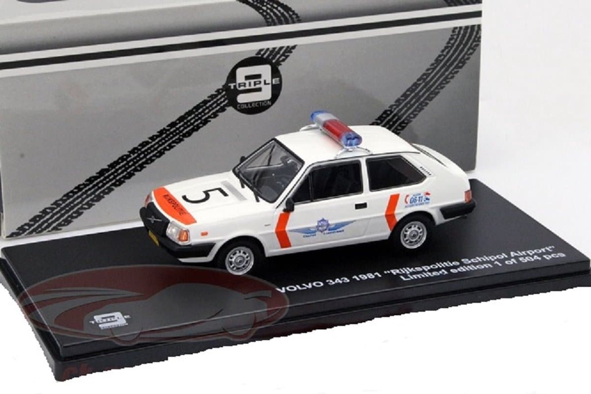 Volvo 343 'Rijkspolitie Schiphol Airport' 1981 - 1:43 - Triple 9 Collection