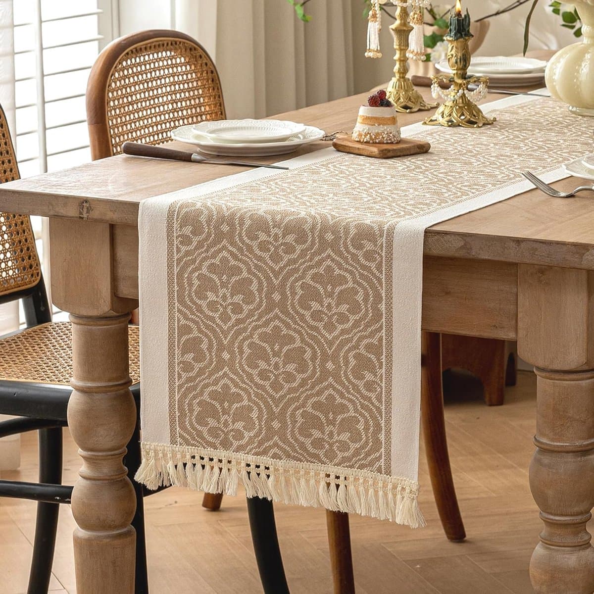 1 stuk - Tafelloper - Waterdicht - Boheemse stijl - Met kwastjes - Geschikt voor eettafels, dressoirs, salontafels - Ideaal voor feestelijke gelegenheden en dagelijks gebruik - Tafeldecoratie - 35 x 300 cm - Koffiebruin