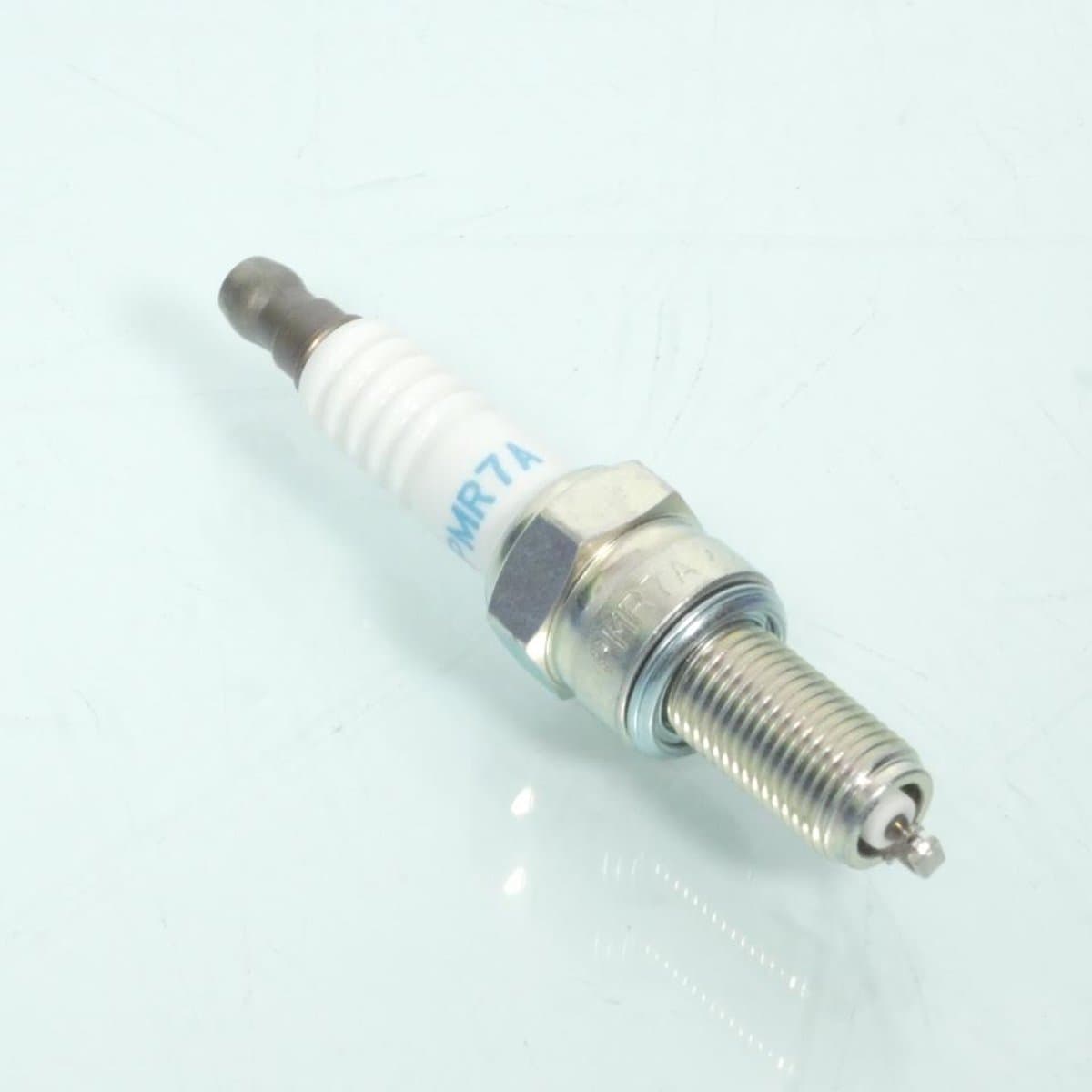 Bougie d'allumage NGK pour Auto Piaggio Après 2006 PMR7A / 4259 Neuf