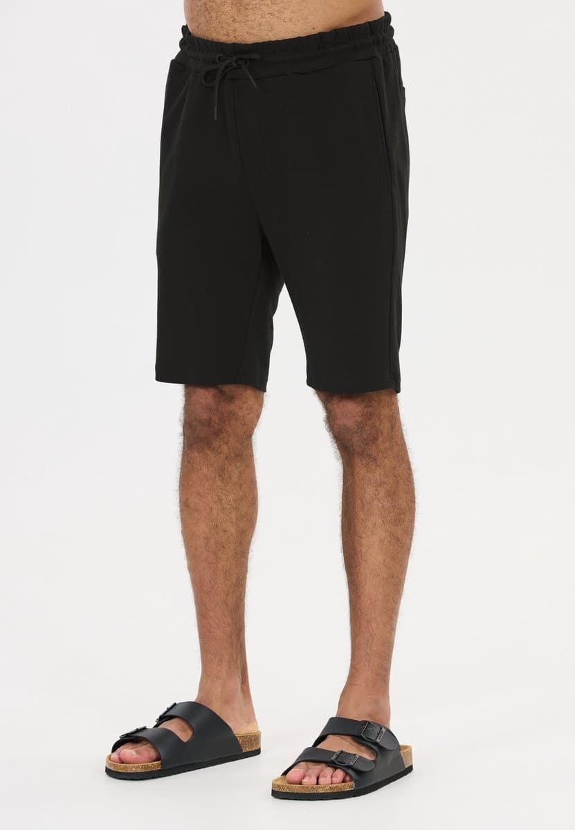 NOU Shorts Lucan