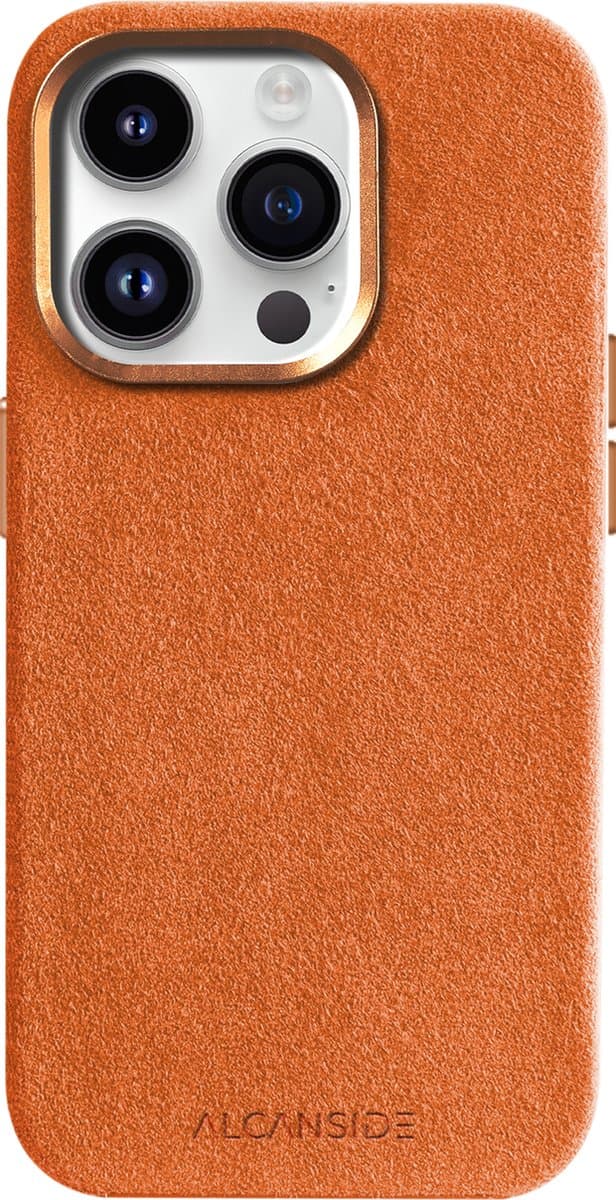 Alcanside Luxe Hoesje geschikt voor Apple iPhone 14 Plus – Magsafe 360° Shock Proof Telefoonhoesje – Premium Alcantara Case – 100% Optimale Bescherming – Limited Edition Orange