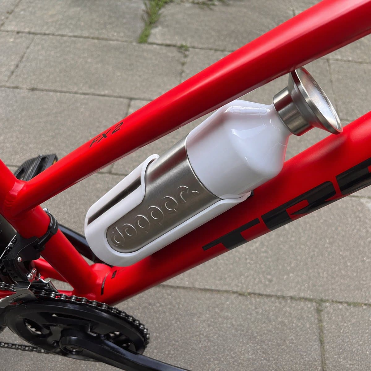 Dopper Waterfles Fietshouder 60mm – Speciaal voor Dopper Flessen Ø60 mm – Universele Bidonhouder Fietsframe – Stevige Anti-Rammel Waterfles Houder voor Racefiets, MTB en Stadsfiets – Compact Design – Wit