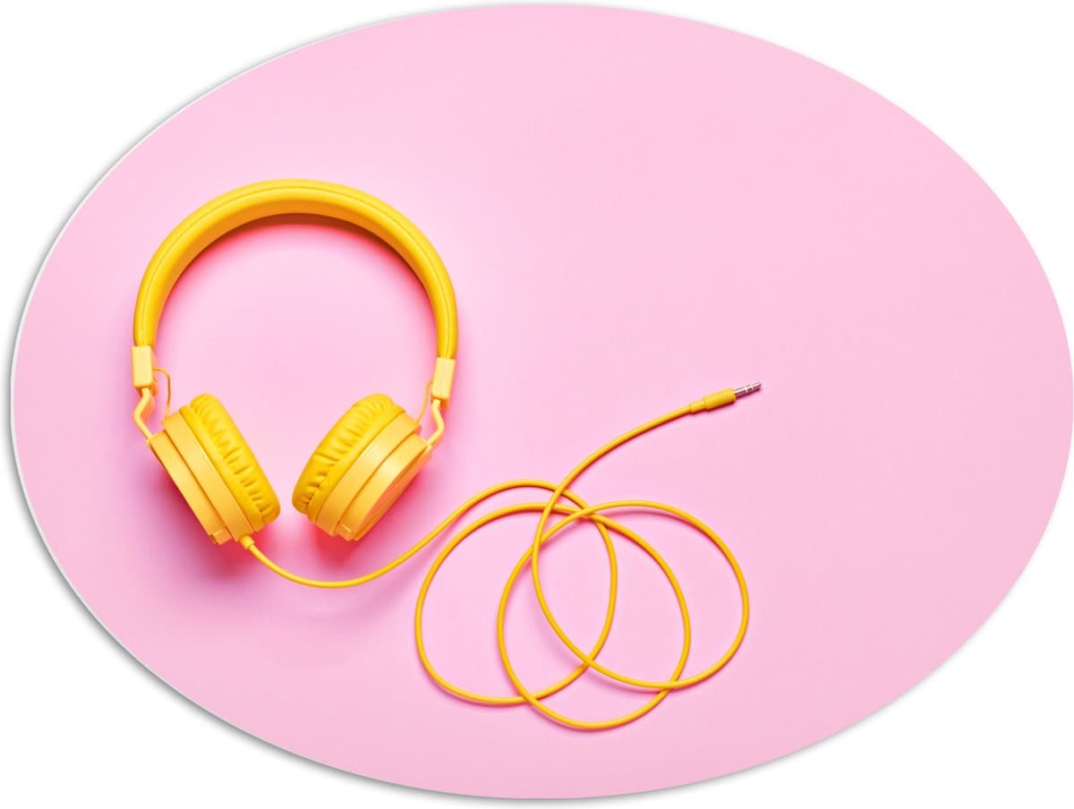 PVC Schuimplaat Ovaal - Gele Headset tegen Roze Achtergrond - 96x72 cm Foto op Ovaal (Met Ophangsysteem)