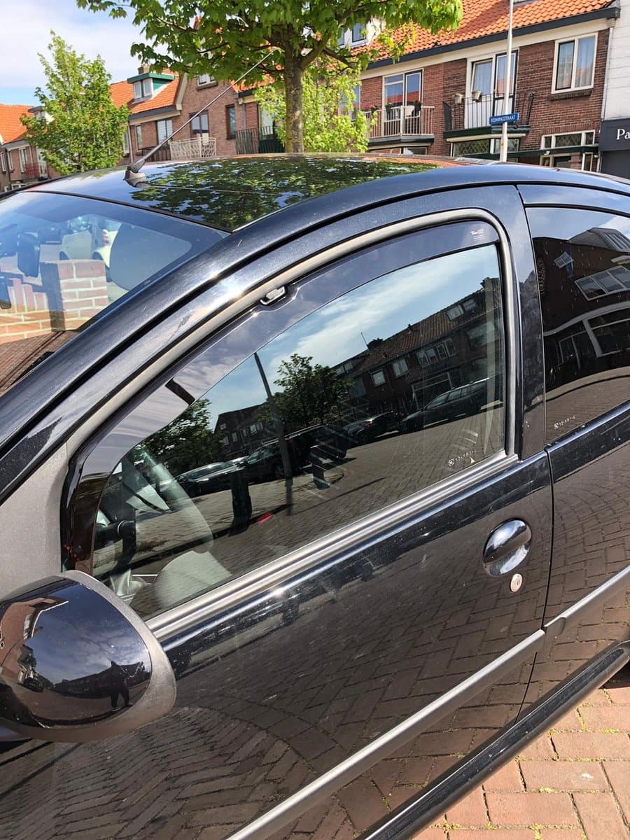 Zijwindschermen donker getint tbv 5 DEURS !!! (past NIET op 3 deurs) - Citroen C1 Toyota Aygo Peugeot 107 model 2005 tot 2014 pasvorm