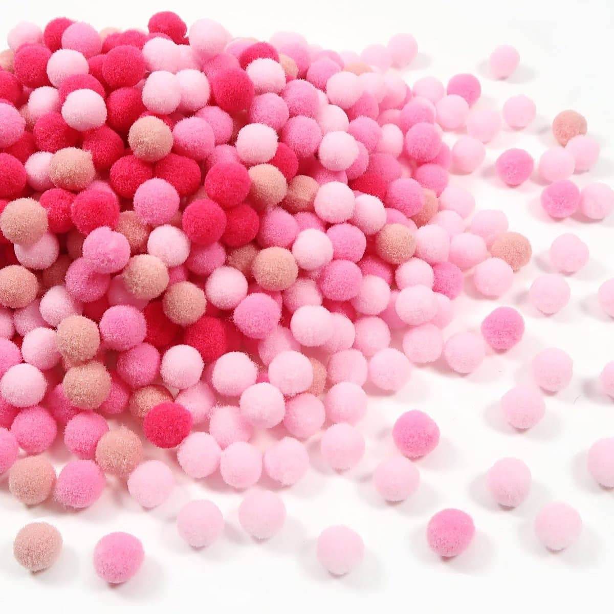 Dailygoods- Pompons 720 Stuks - 1 cm - Roze - Pluizige Decoratie - Knutselen - Creatieve Handwerk - Polyester Materiaal - Knutselmaterialen