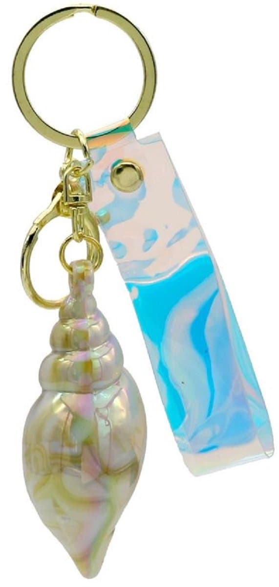 Een grappige en mooie glanzende schelp (7cm) aan een sleutelhanger. Handig voor aan de sleutelbos, rugzak of tas te bevestigen. Ook leuk om op te hangen als decoratie. Leuk om voor uzelf te kopen of om cadeau te geven.