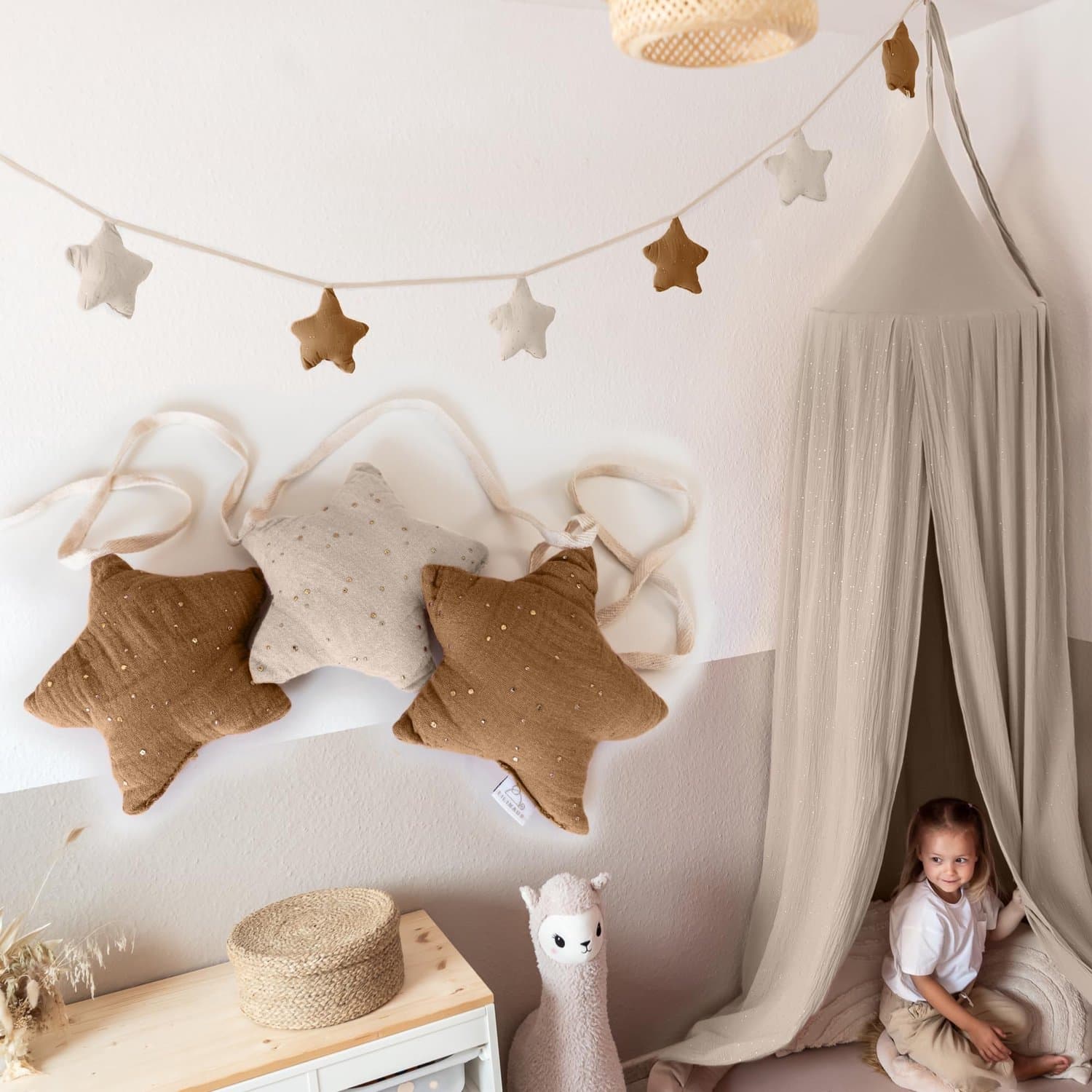 LILIMAUS Sterren slinger kinderkamer met gouden details - stoffen slinger van mousseline katoen - 300 cm - bruin en lichtbeige
