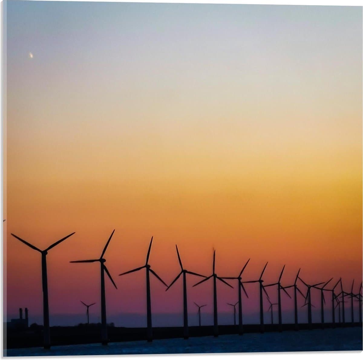 Acrylglas - Rij Windmolens bij Zon die Onder Is - 50x50cm Foto op Acrylglas (Wanddecoratie op Acrylglas)