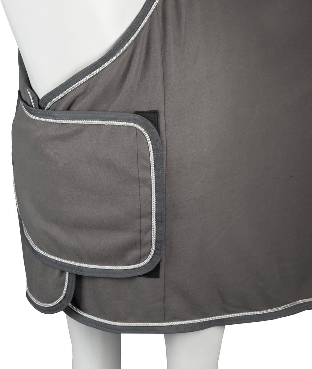 Fleece Deken Met Borstflap En Ornament