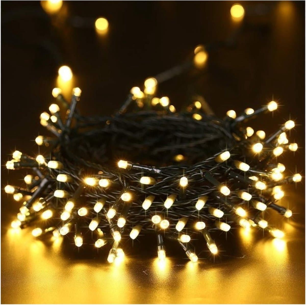 Sfeer Kerst verlichting op zonne energie 100 LED warm wit