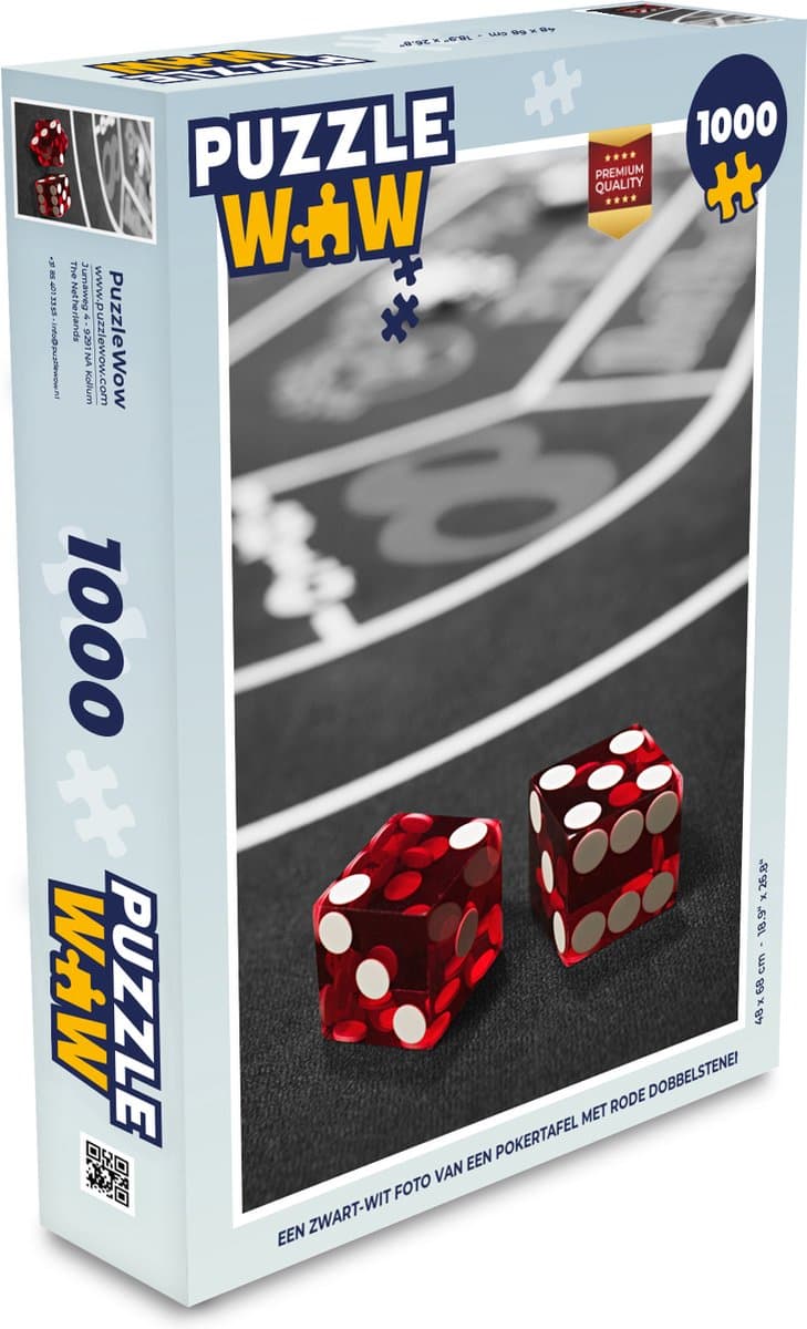 Puzzel Een zwart-wit foto van een pokertafel met rode dobbelstenen - Legpuzzel - Puzzel 1000 stukjes volwassenen