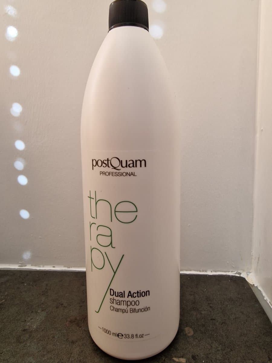 Postquam Dual Action Shampoo 1000ml,Treatment Shampoo based on Soya and Oat, that acts in a selective way depending on the necessities and condition of the hair. It regulates the oil and dryness that accurs in the hair (Roots and Ends).