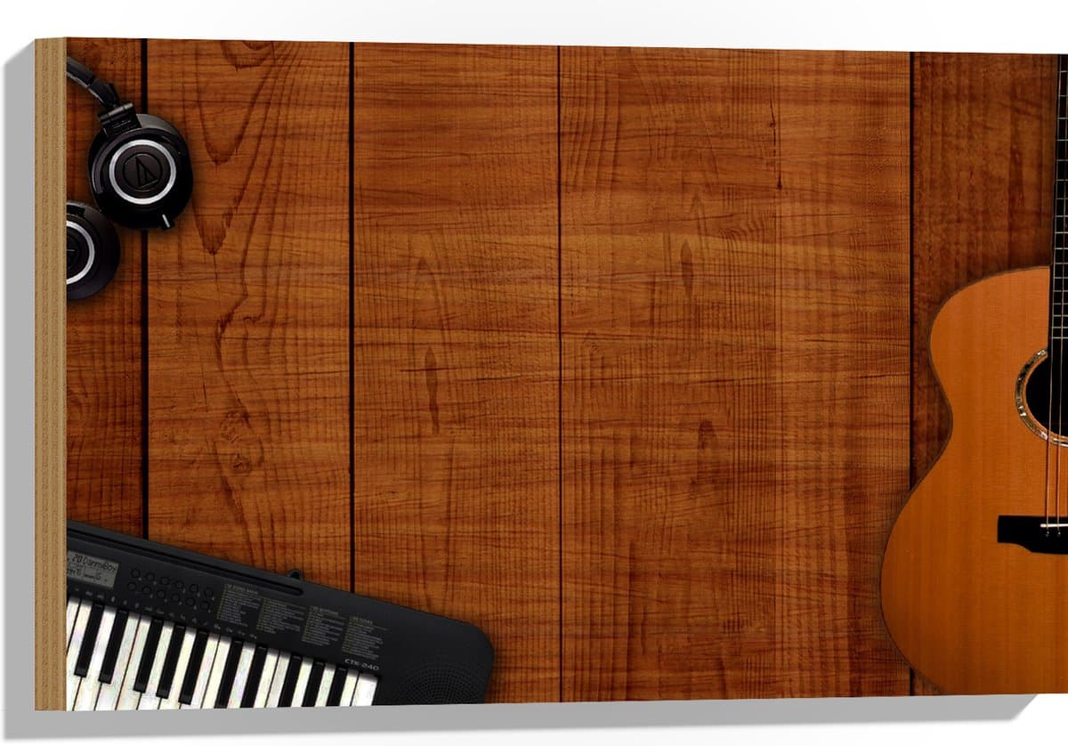 Hout - Koptelefoon, Piano en Gitaar op Houten Ondergrond - 60x40 cm - 9 mm dik - Foto op Hout (Met Ophangsysteem)