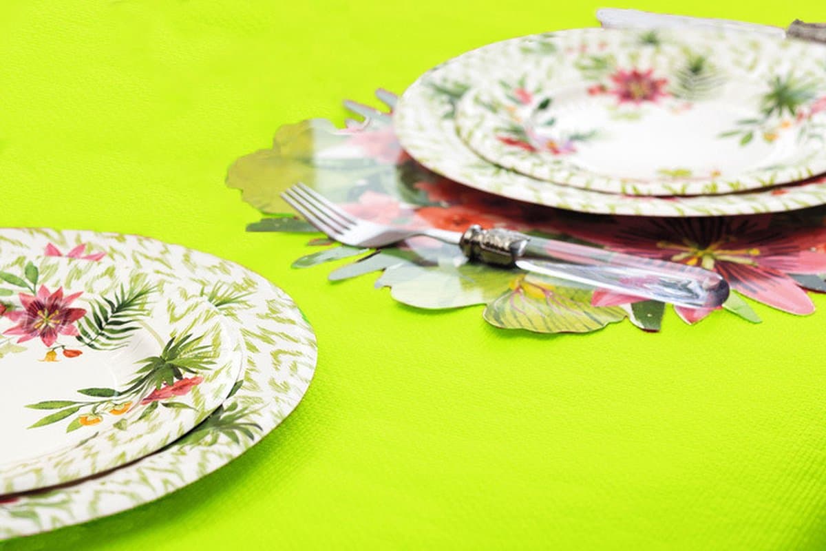 Givi Italia Tafelkleed op rol - papier - lime groen - rechthoekig - 120cm x 5m - Feest/bruiloft tafelkleden