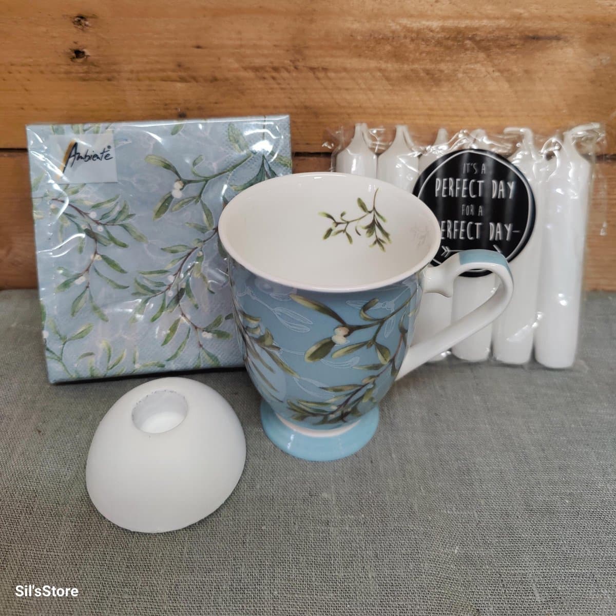 kadopakket - Ambiente - kerst - Christmas - cadeau - mok - servetten - kaarsen - kandelaar