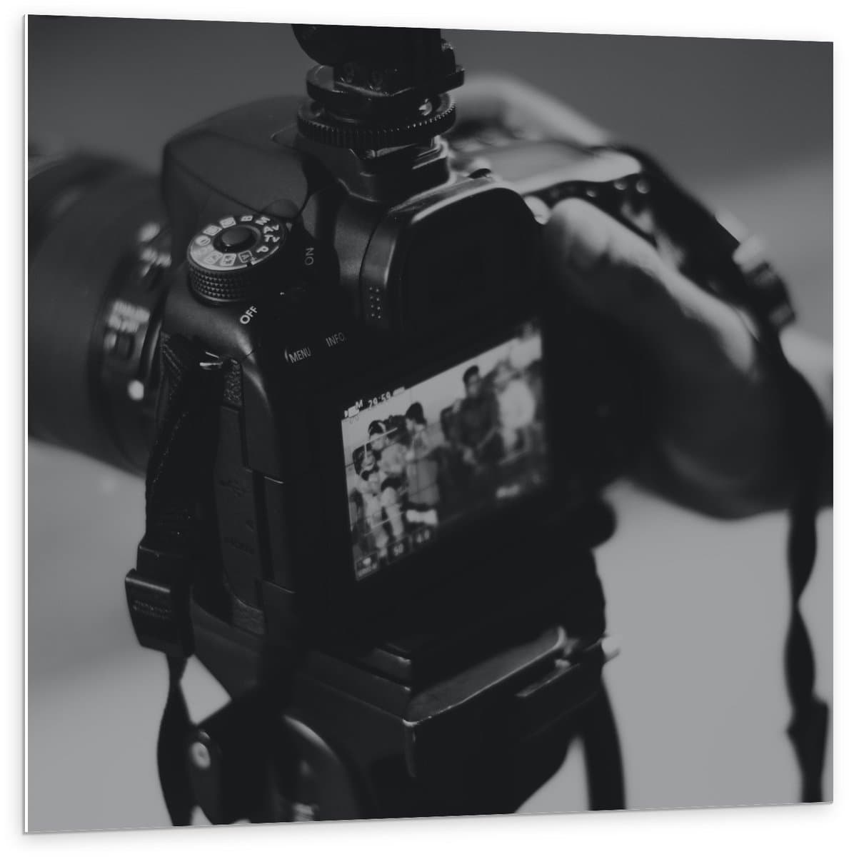 Forex - Camera van Fotograaf (zwart/wit) - 100x100cm Foto op Forex