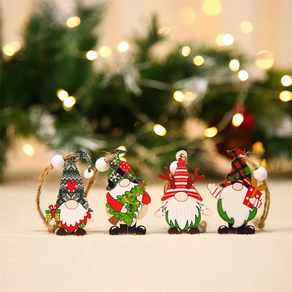 Without Lemon - Set van 12 - Houten Kerst Kabouters - Elfjes - Kerst Ornament - Kersthangers - Kerstboom - Versiering - Decoratie - Kerstcadeau - Duurzaam - Versie 2