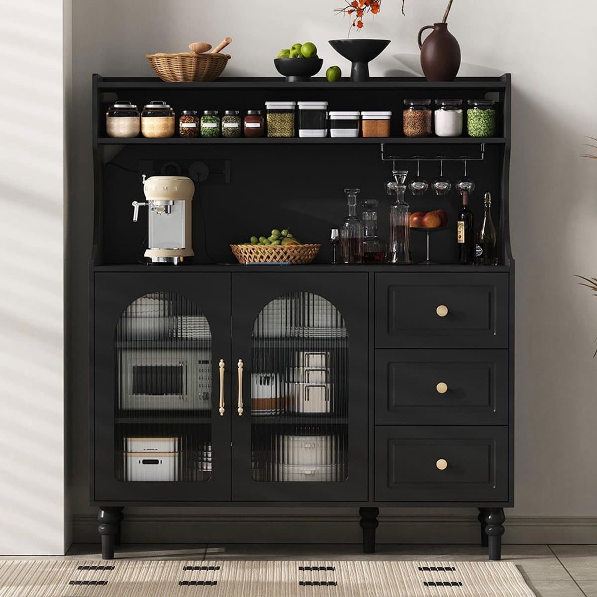 BLACKCOLORS Hoge kast met stopcontacten en lades, barkast met wijnglazenrek en opbergruimte, keukenkast met verstelbare planken, ideaal voor de keuken en eetkamer (zwart)