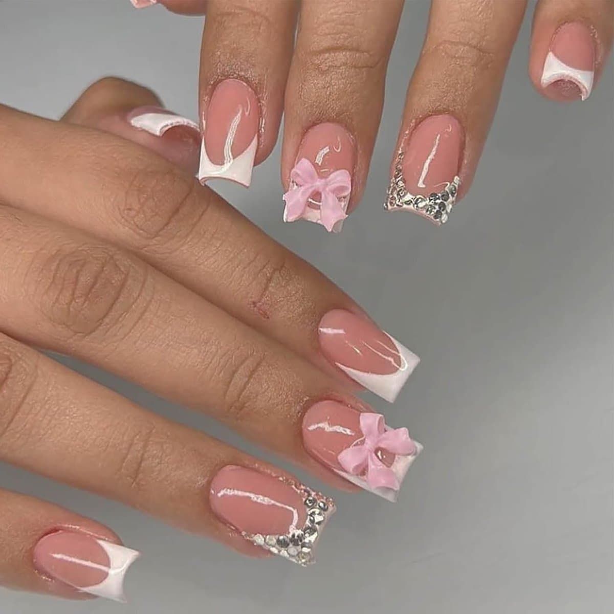 24 Stuks Roze Strass Design French Manicure Tablets, Vierkant, Kunstnagels met Volledige Dekking en Druktechniek