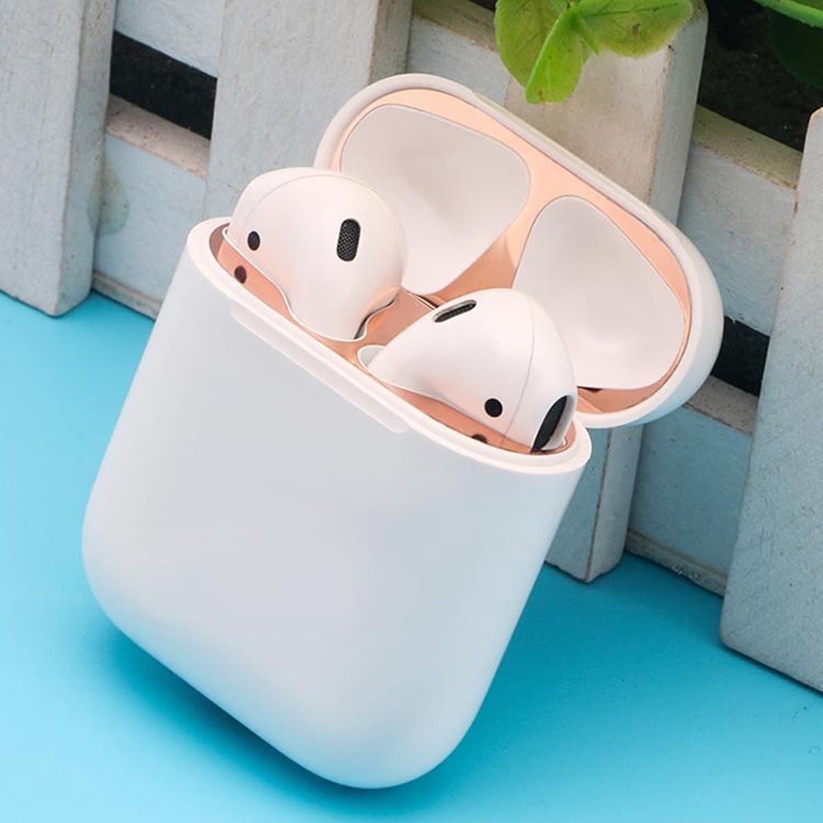 KELERINO. Metalen stofbeschermers geschikt voor Airpods 1 - Hou je Airpods schoon - 2 stuks - Rose Goud