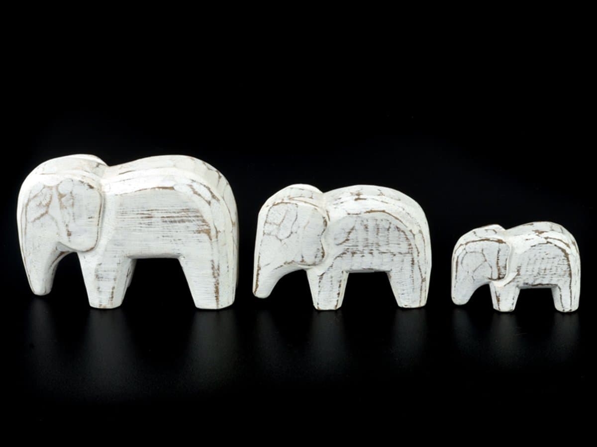 Houten olifanten - set van 3 - antique white - abstract - hout - Hoogte: 8 / 6,5 / 5 cm - olifant - elephant