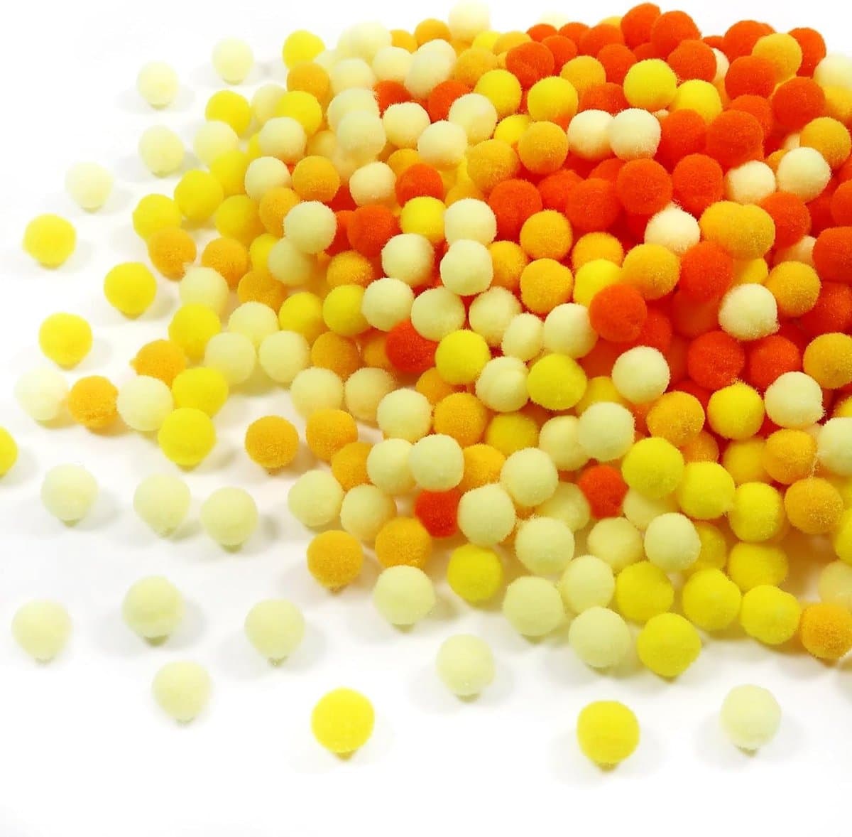 720 Stuks Kleine Pompoms 10mm Geel - Hoog Elastische Fluffy Pompoms voor DIY Creatieve Decoraties en Projecten
