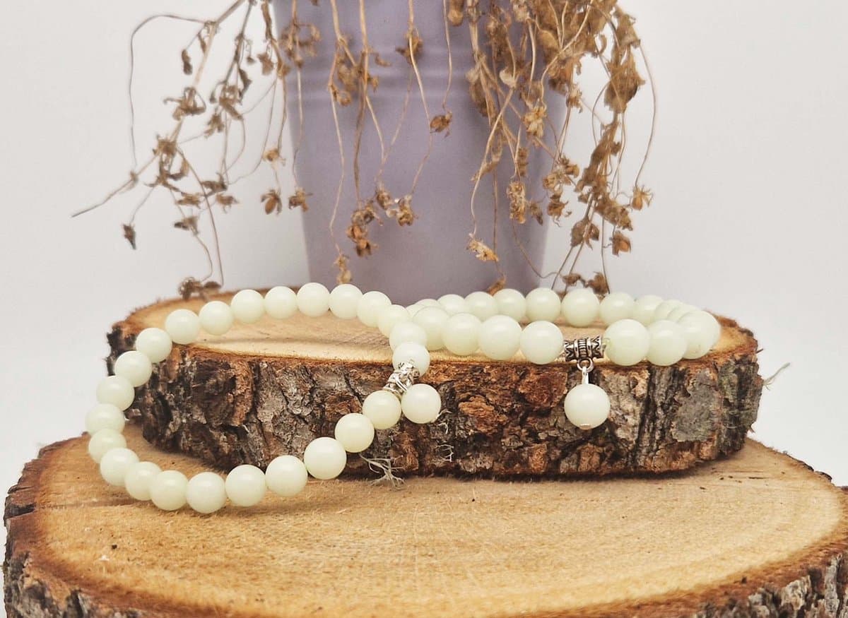 Handgemaakte Fatema natuursteen armband met natuursteen hanger " Maan licht" -10 mm diameter van de korrel- Diameter armband 20 cm - Een mooi cadeau voor familie en vrienden
